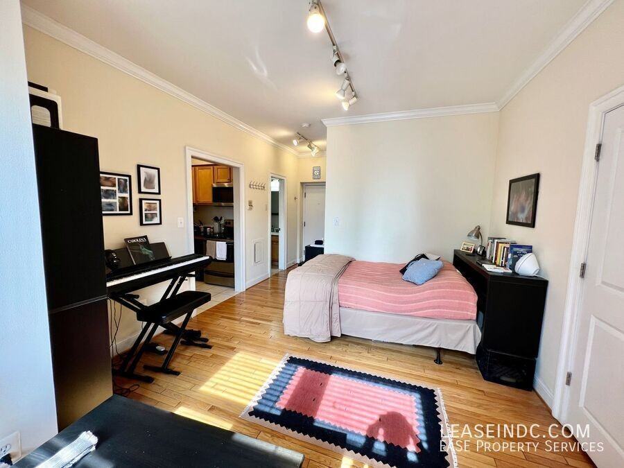 1901 16th St Nw #204 - Photo 7 of 15
