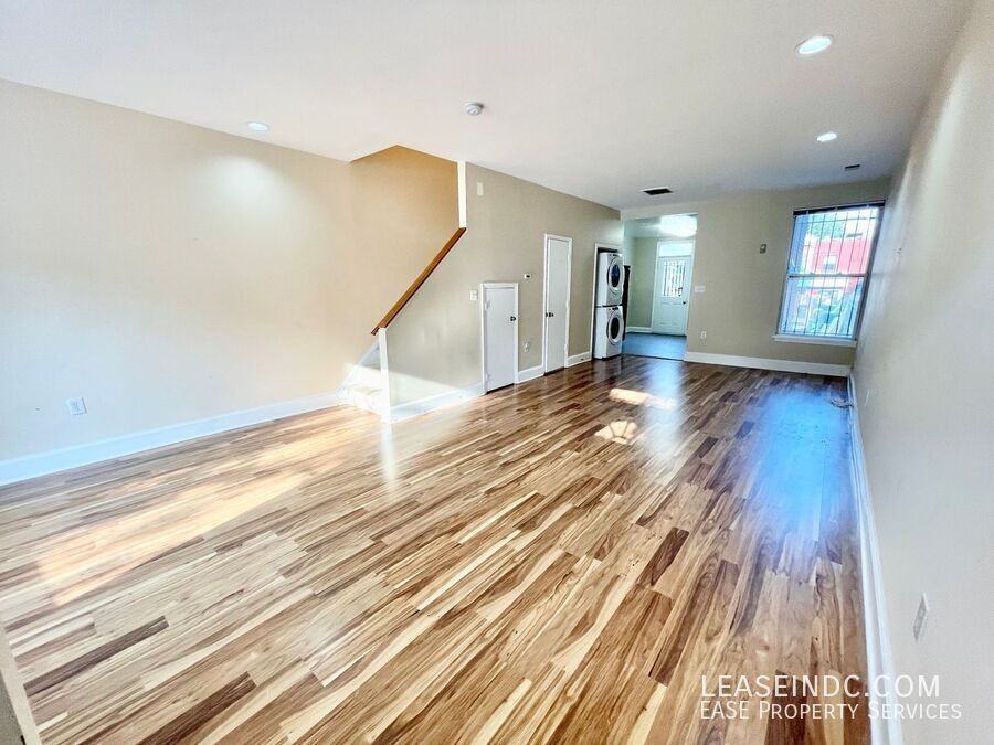 2025 Flagler Pl Nw - Photo 4 of 26