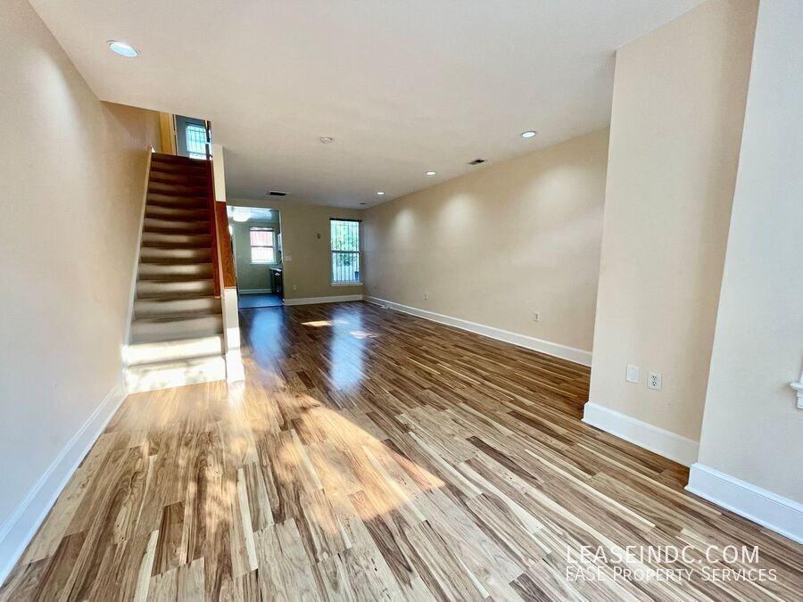 2025 Flagler Pl Nw - Photo 5 of 26
