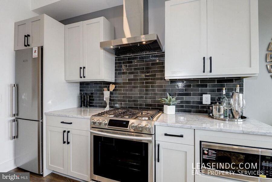 2216 11th St Nw #4 - Photo 6 of 27