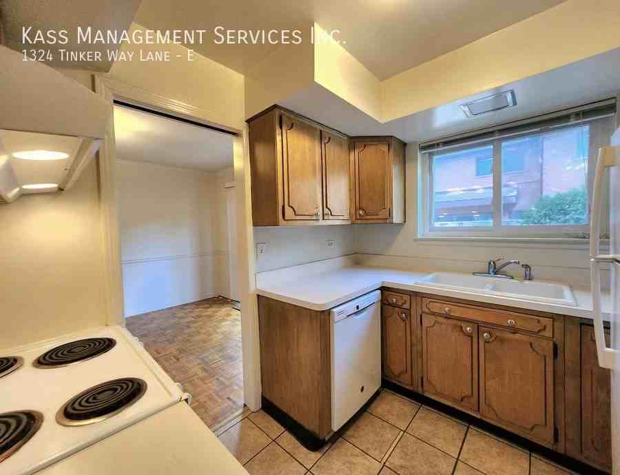 1324 Tinker Way Lane #E - Photo 2 of 20