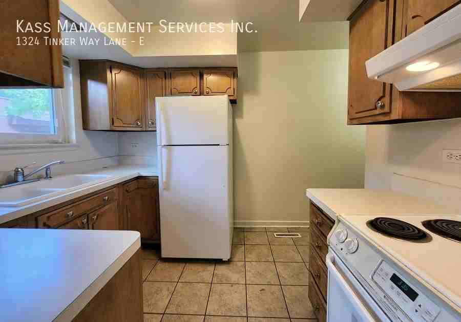 1324 Tinker Way Lane #E - Photo 3 of 20
