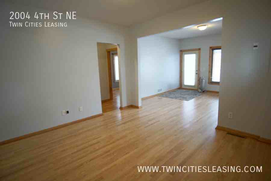 2004 4th St Ne - Photo 4 of 32