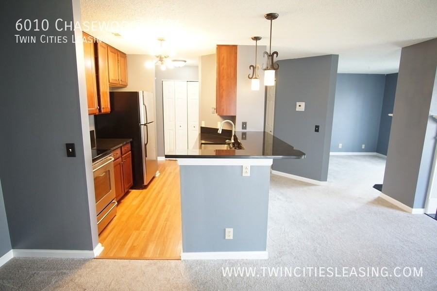 6010 Chasewood Pkwy #206 - Photo 3 of 31
