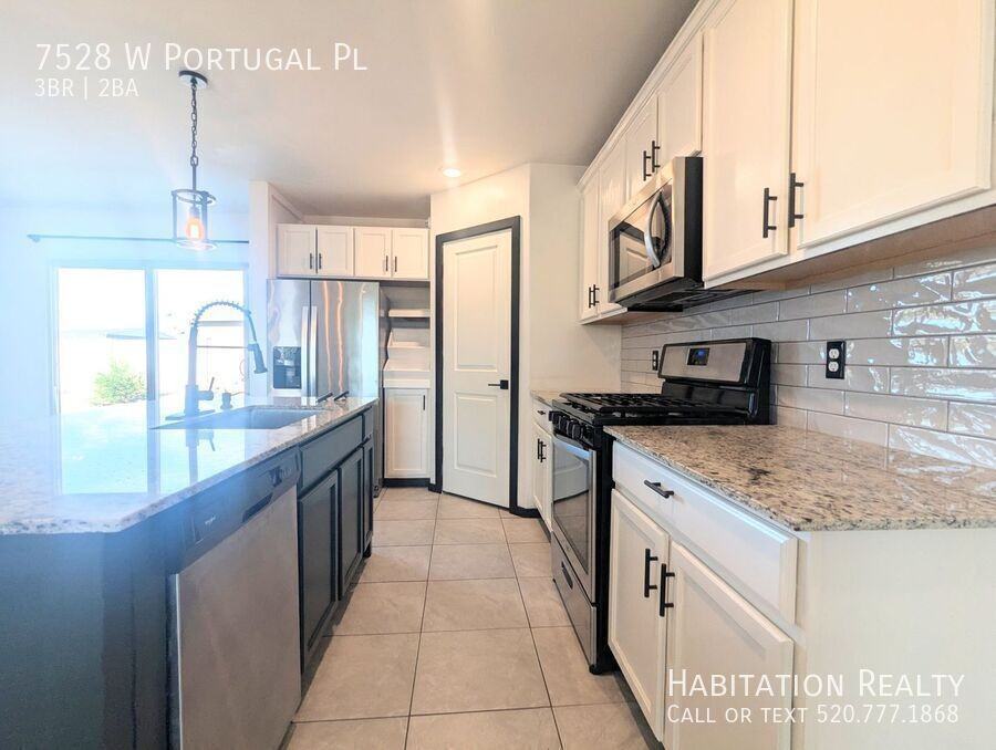 7528 W Portugal Pl
