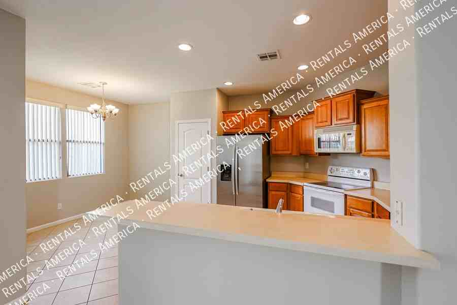 2218 N 135th Dr - Photo 4 of 30