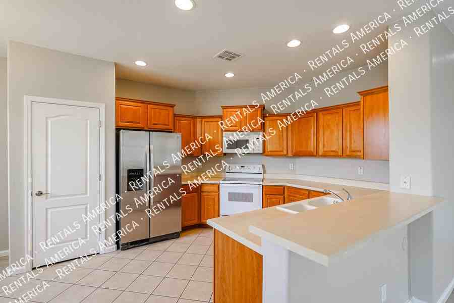 2218 N 135th Dr - Photo 5 of 30
