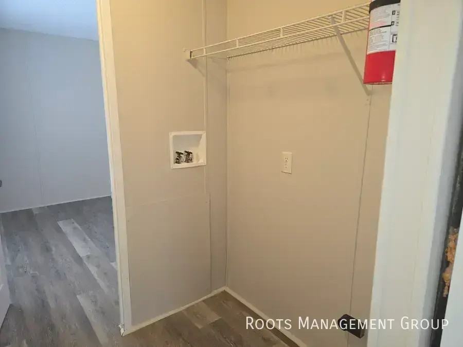 2569 Apollo Dr - Photo 6 of 17