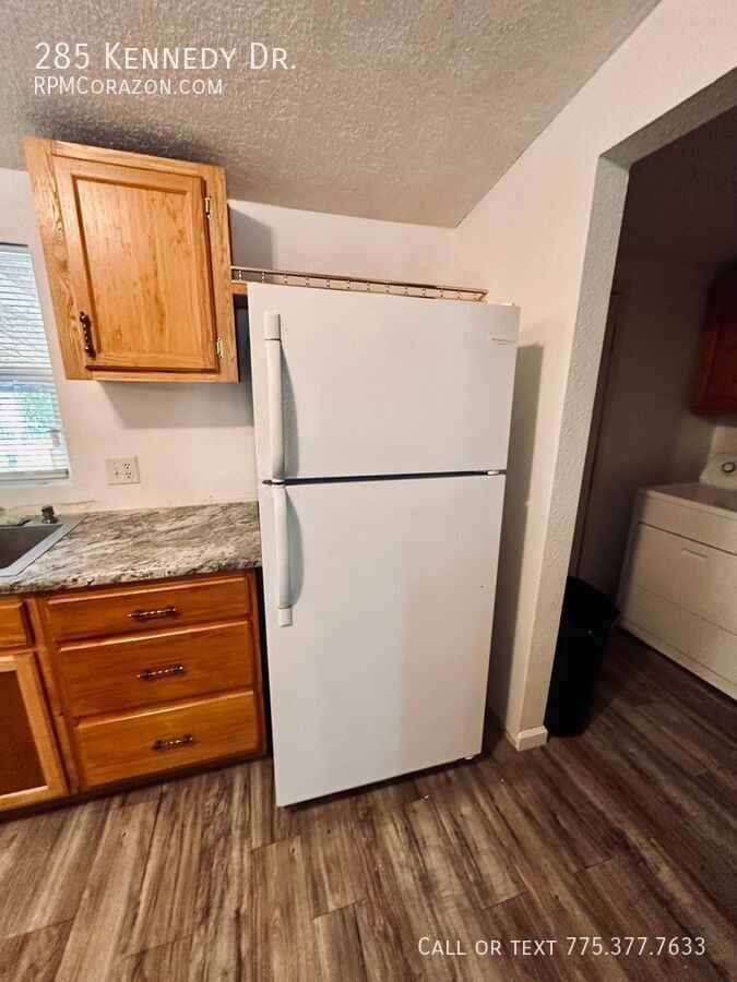 285 Kennedy Dr - Photo 7 of 16