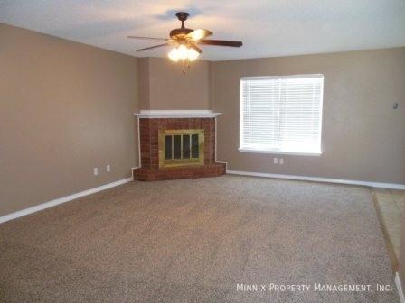 6305 32nd St - Photo 4 of 10
