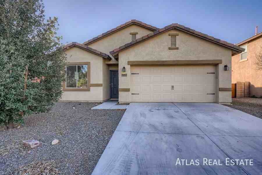 8253 W Razorbill Dr