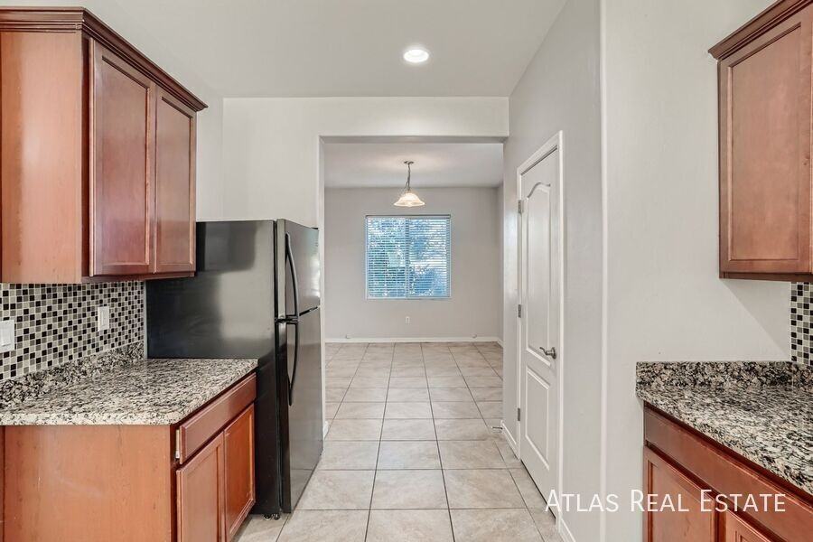 8253 W Razorbill Dr - Photo 7 of 16