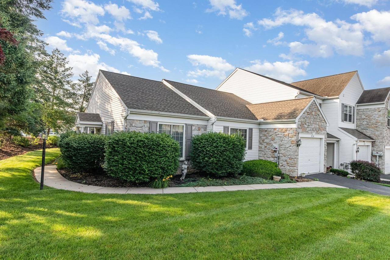 660 Springhouse Ln - Photo 3 of 26