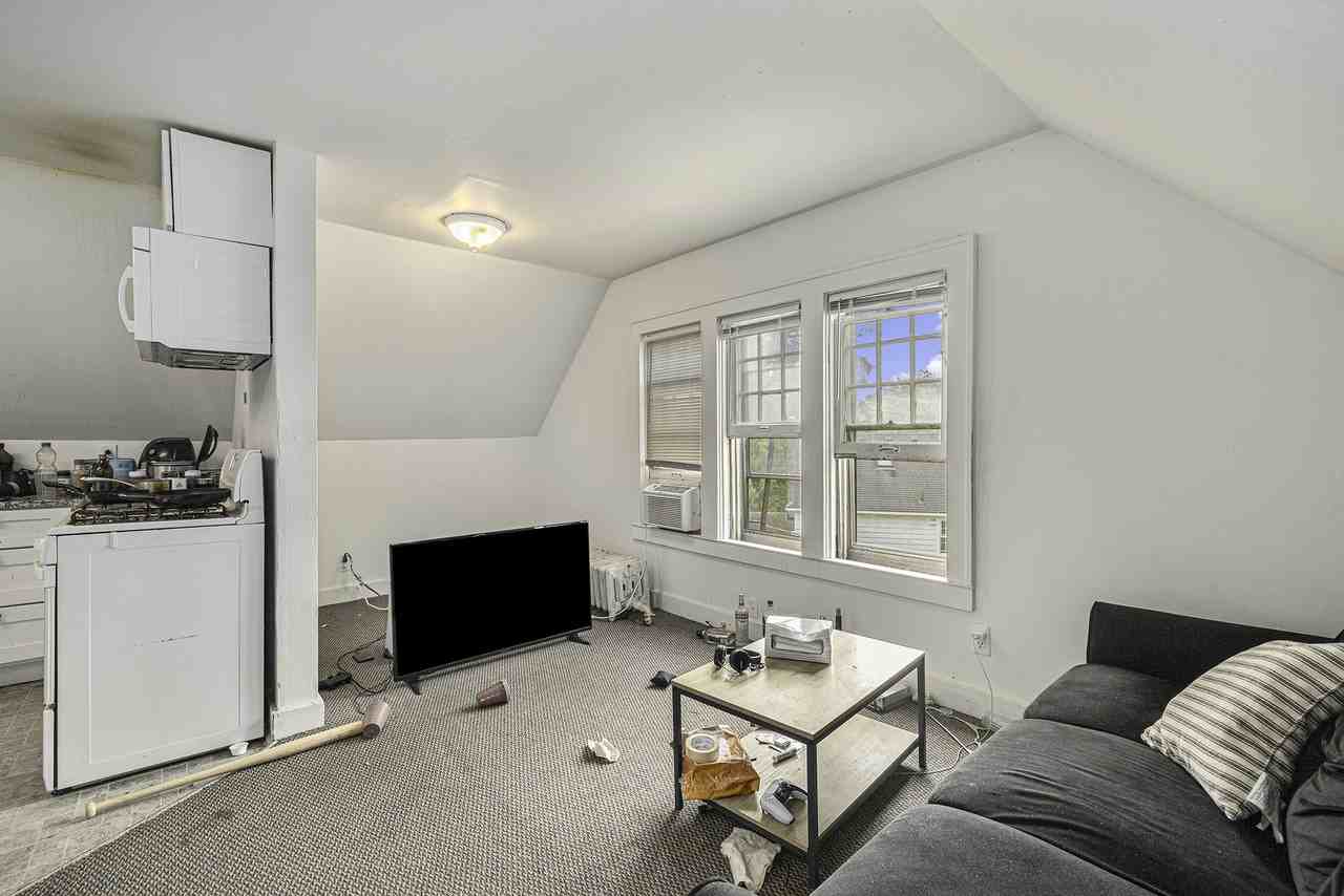 1014 Vaughn St #2 - Photo 3 of 14