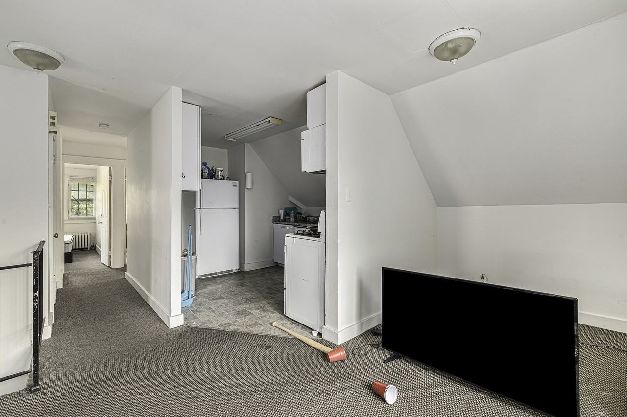 1014 Vaughn St #2 - Photo 4 of 14