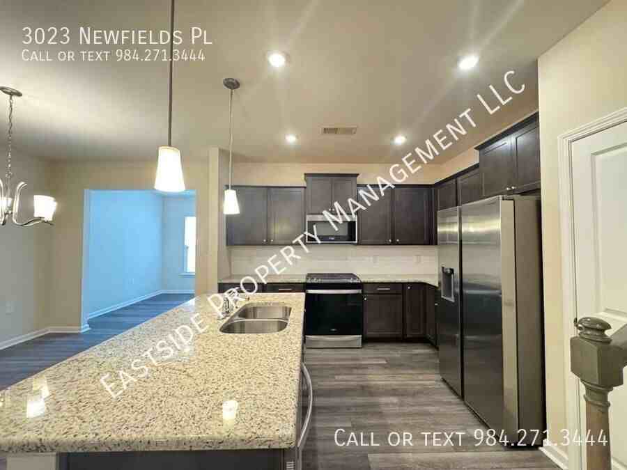 3023 Newfields Pl - Photo 5 of 22