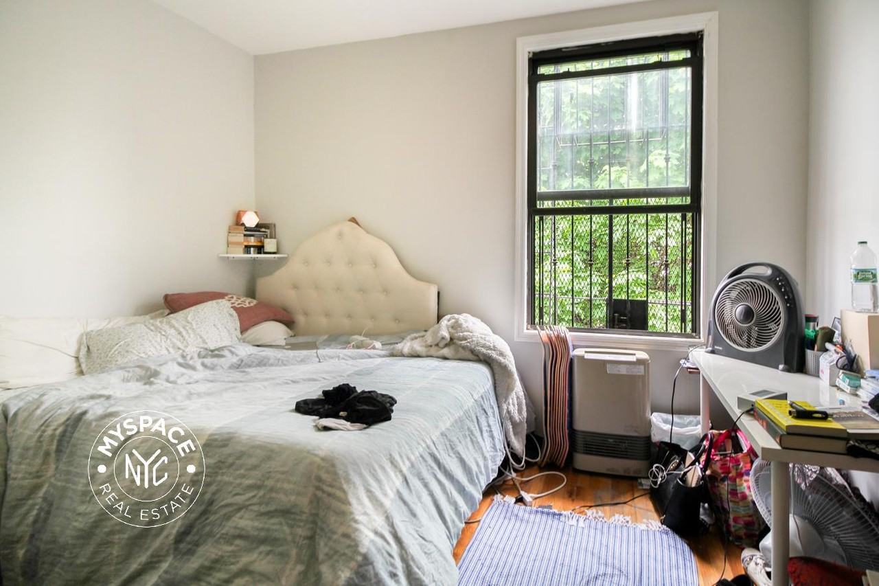 130 Melrose St #2R - Photo 2 of 4