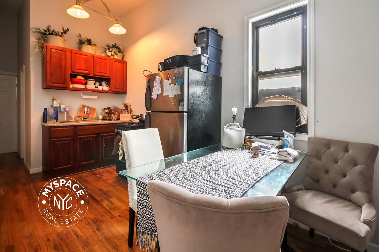 130 Melrose St #2R - Photo 4 of 4