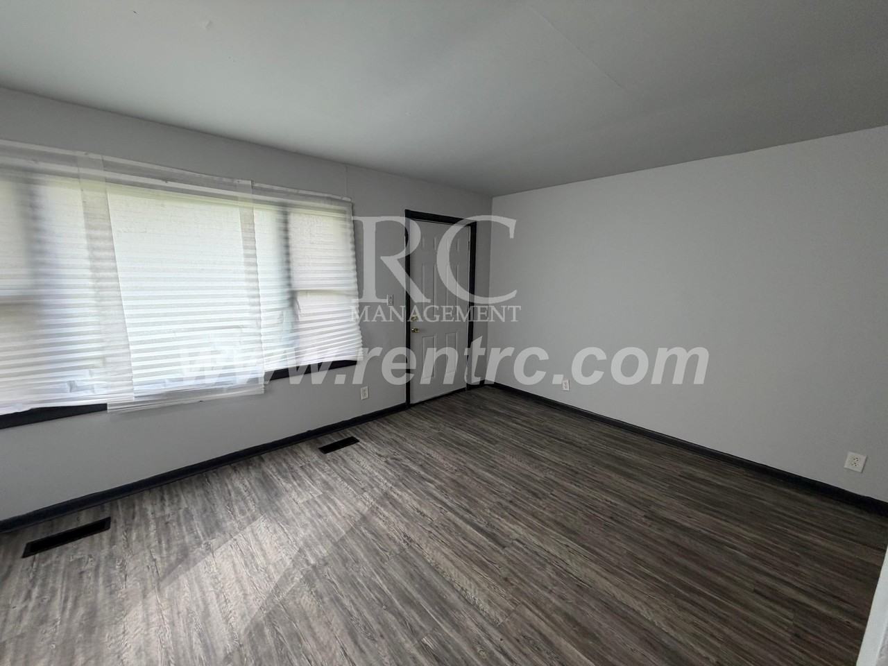 630 South St - Photo 5 of 7