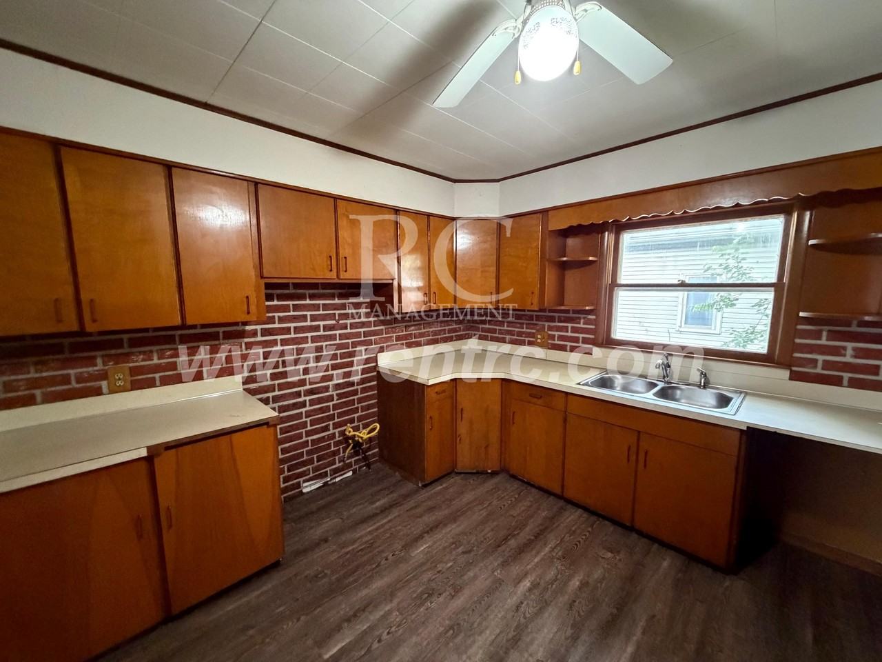 2809 E Main St #E - Photo 2 of 16