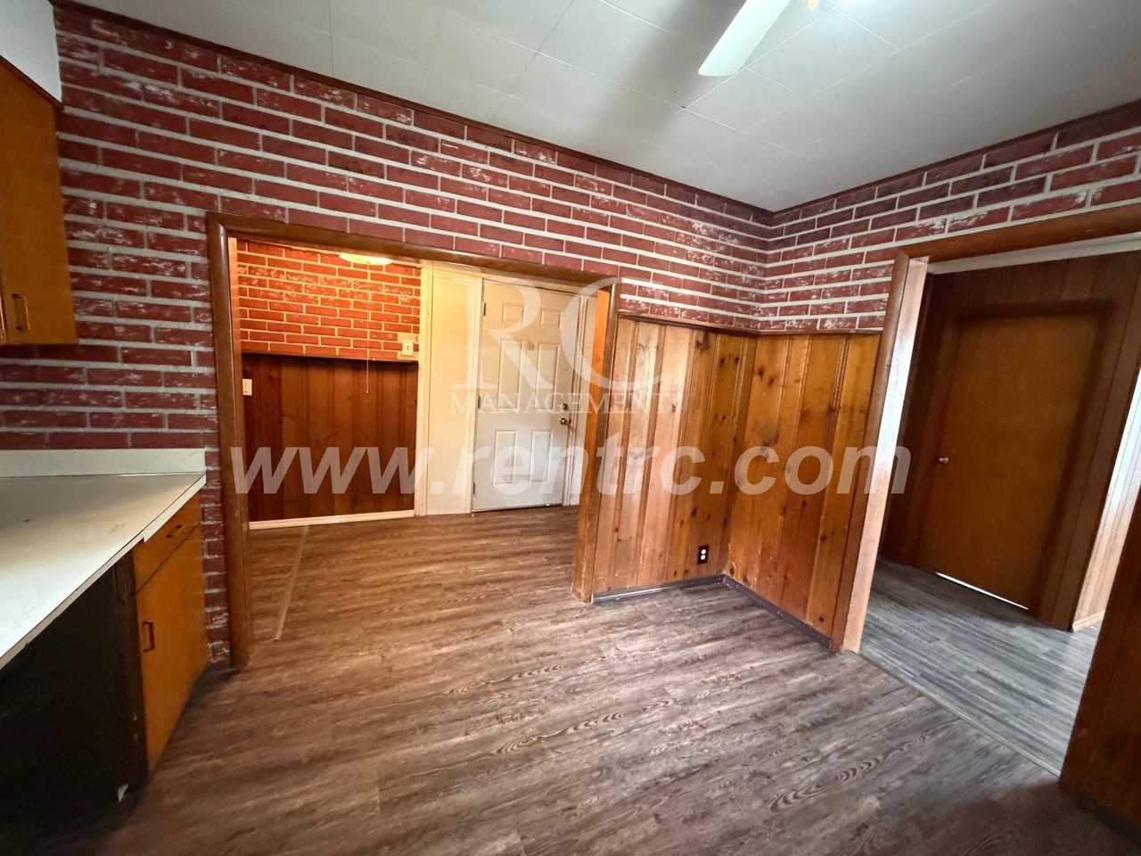 2809 E Main St #E - Photo 3 of 16