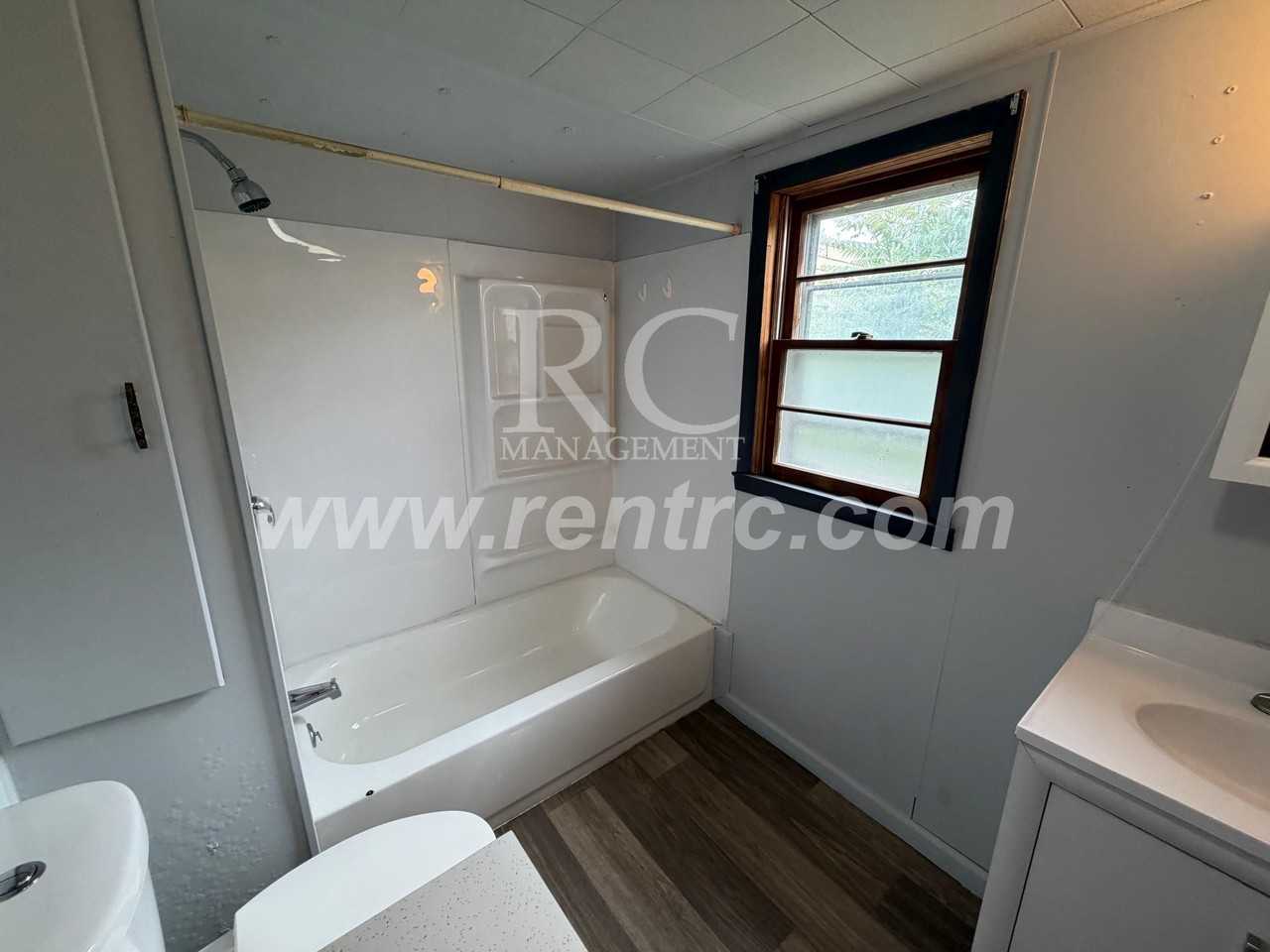 2809 E Main St #E - Photo 4 of 16