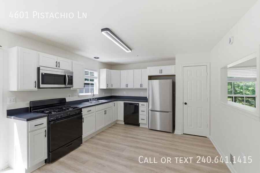4601 Pistachio Ln - Photo 4 of 20