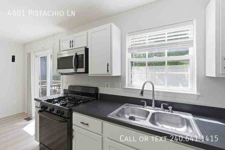 4601 Pistachio Ln - Photo 5 of 20