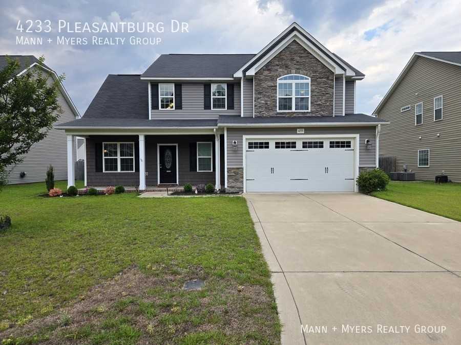 4233 Pleasantburg Dr - Photo 2 of 46