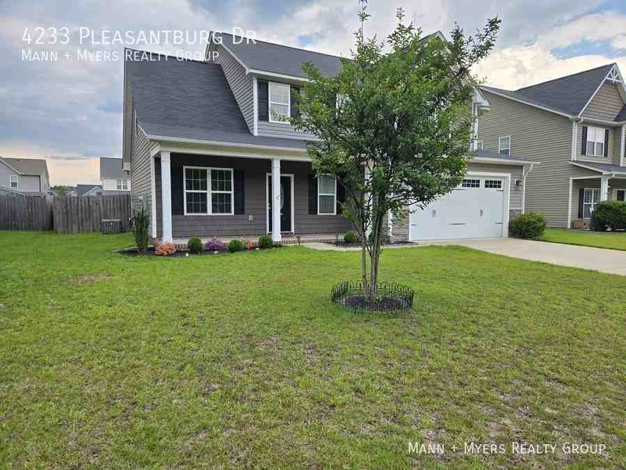 4233 Pleasantburg Dr - Photo 3 of 46
