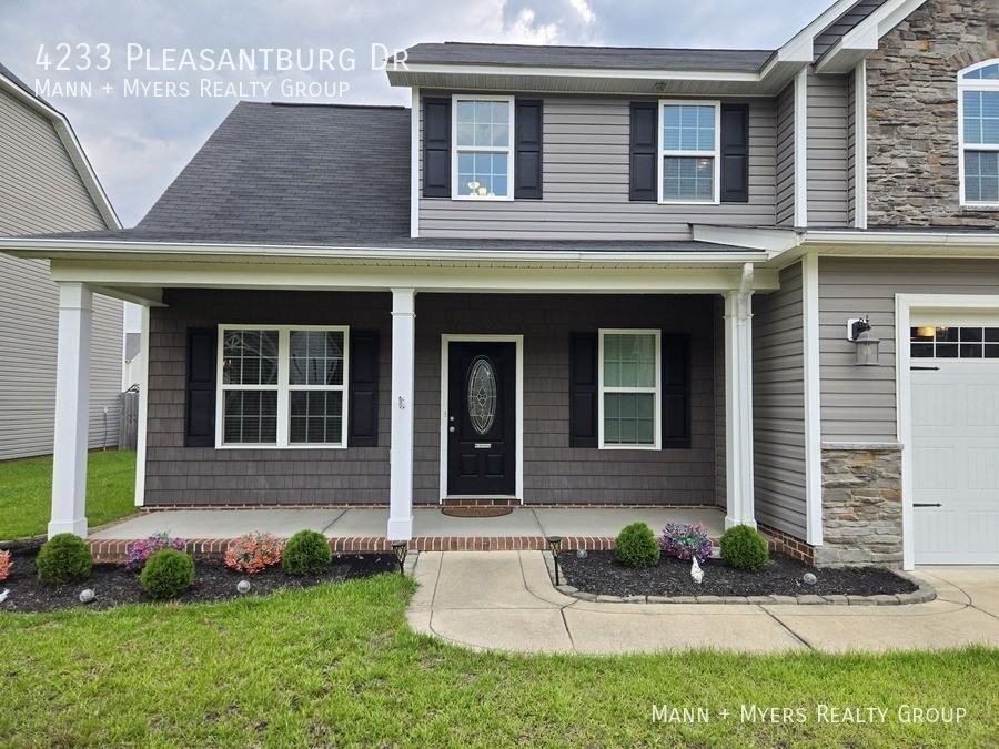 4233 Pleasantburg Dr - Photo 4 of 46