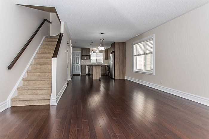 340-342 Bell St South - Photo 3 of 13