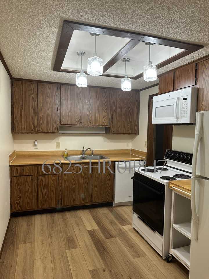 1736 Sunapple Way #1736 - Photo 5 of 14