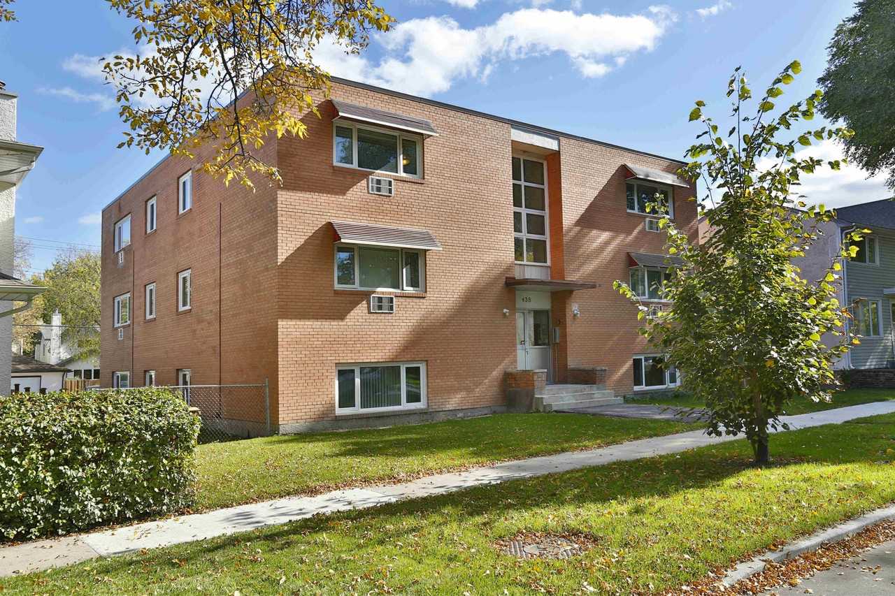 438 Aulneau Street - Photo 2 of 5