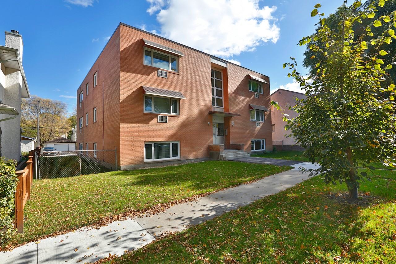 438 Aulneau Street - Photo 4 of 5