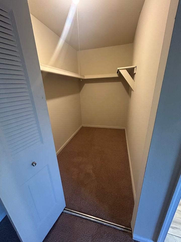 HOLLY GARDEN APARTMENTS - Photo 4 of 6