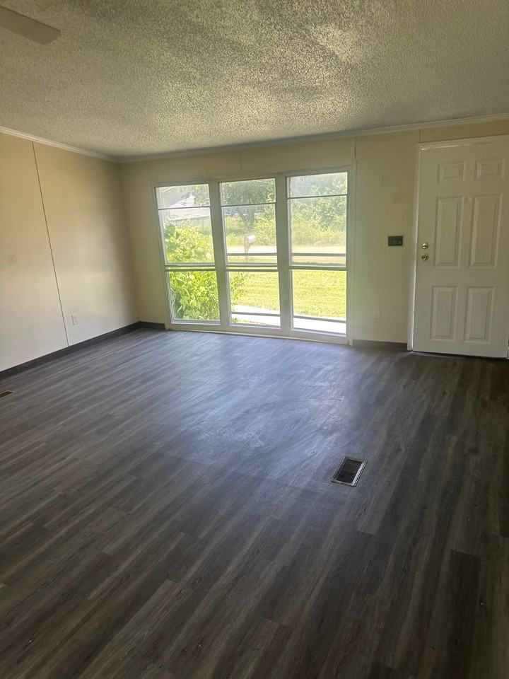 283 Crescent Creek Ln - Photo 5 of 9