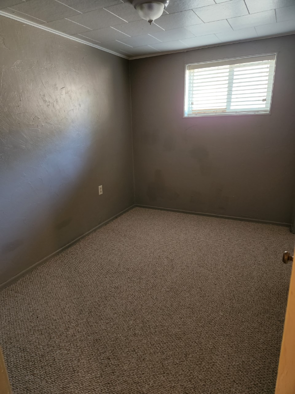 208 11th St - Photo 6 of 10