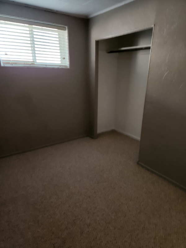 208 11th St - Photo 7 of 10