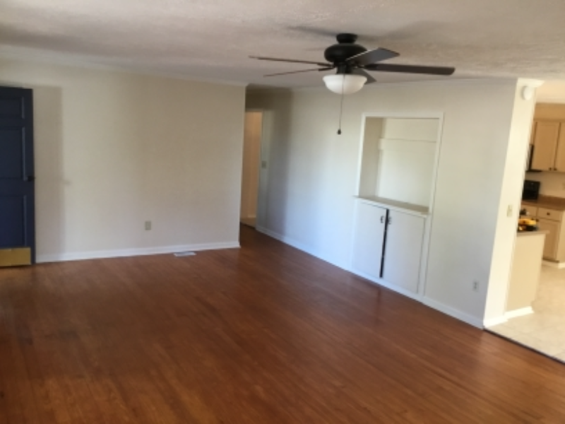 709 N Hankinson St - Photo 2 of 20