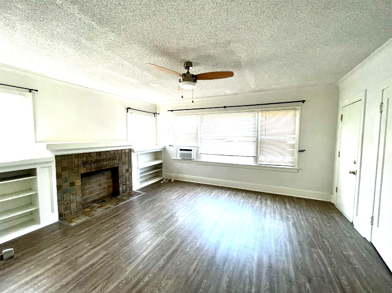 855 1/2 W 43rd Pl - Photo 2 of 35