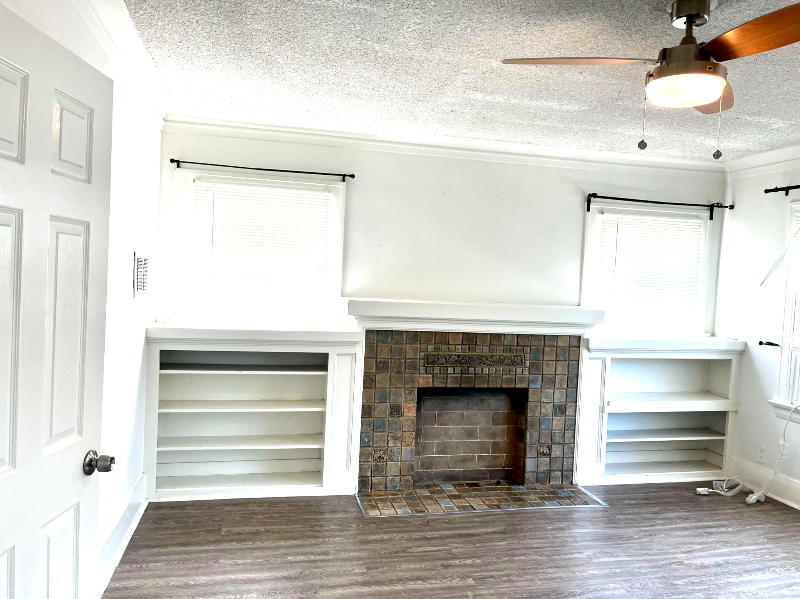 855 1/2 W 43rd Pl - Photo 3 of 35