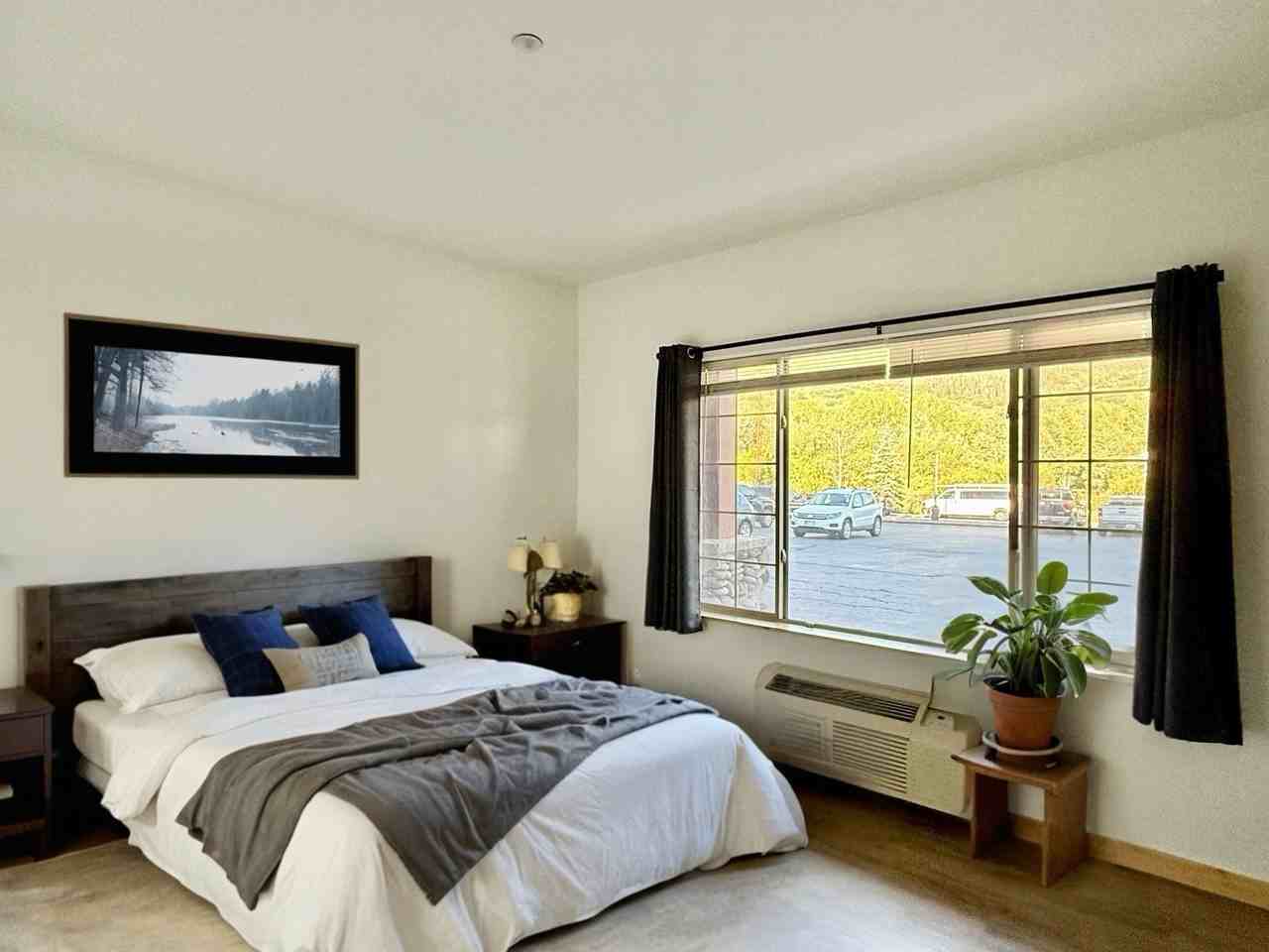 Ski Town Apartments - Photo 4 of 46