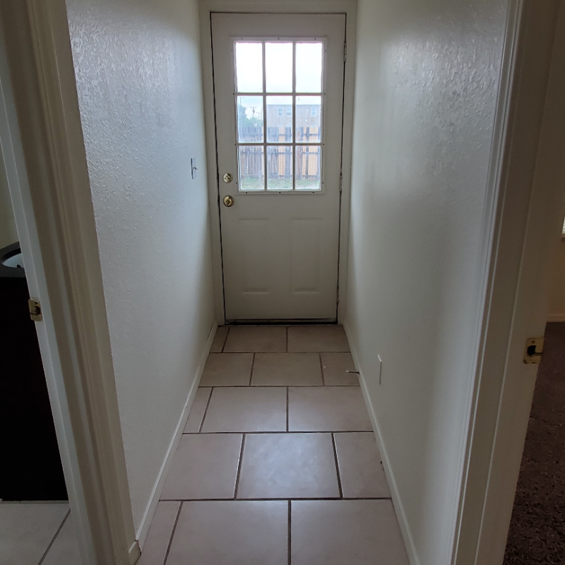 407 26th St - Photo 3 of 12