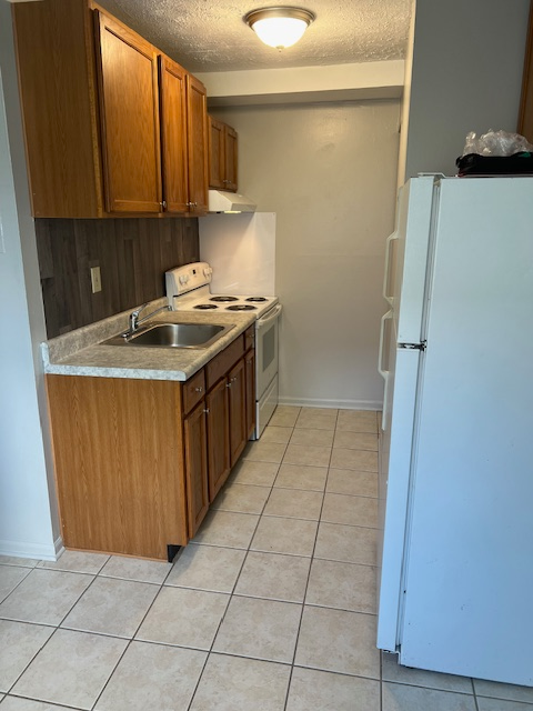 5456 Eastgate Dr - Photo 3 of 8