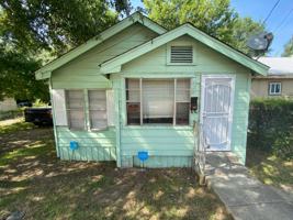 featured image of 828 W Peace St