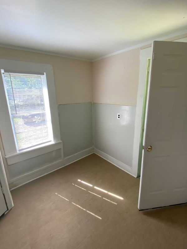 828 W Peace St - Photo 5 of 9