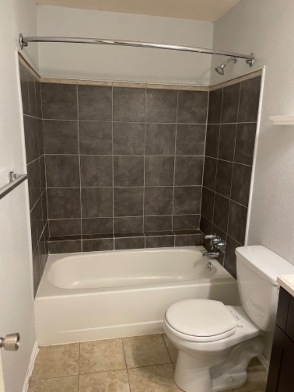 2427 Lexington Village Ln - Photo 4 of 20