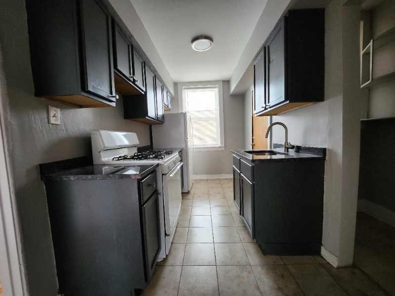644 N Mayfield Ave #2 - Photo 7 of 10