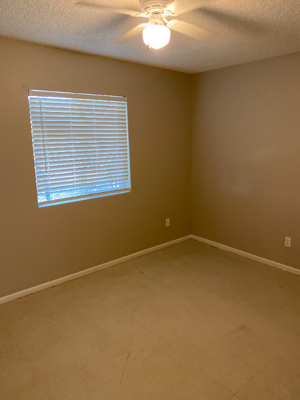 403 E Quail Ave - Photo 7 of 11